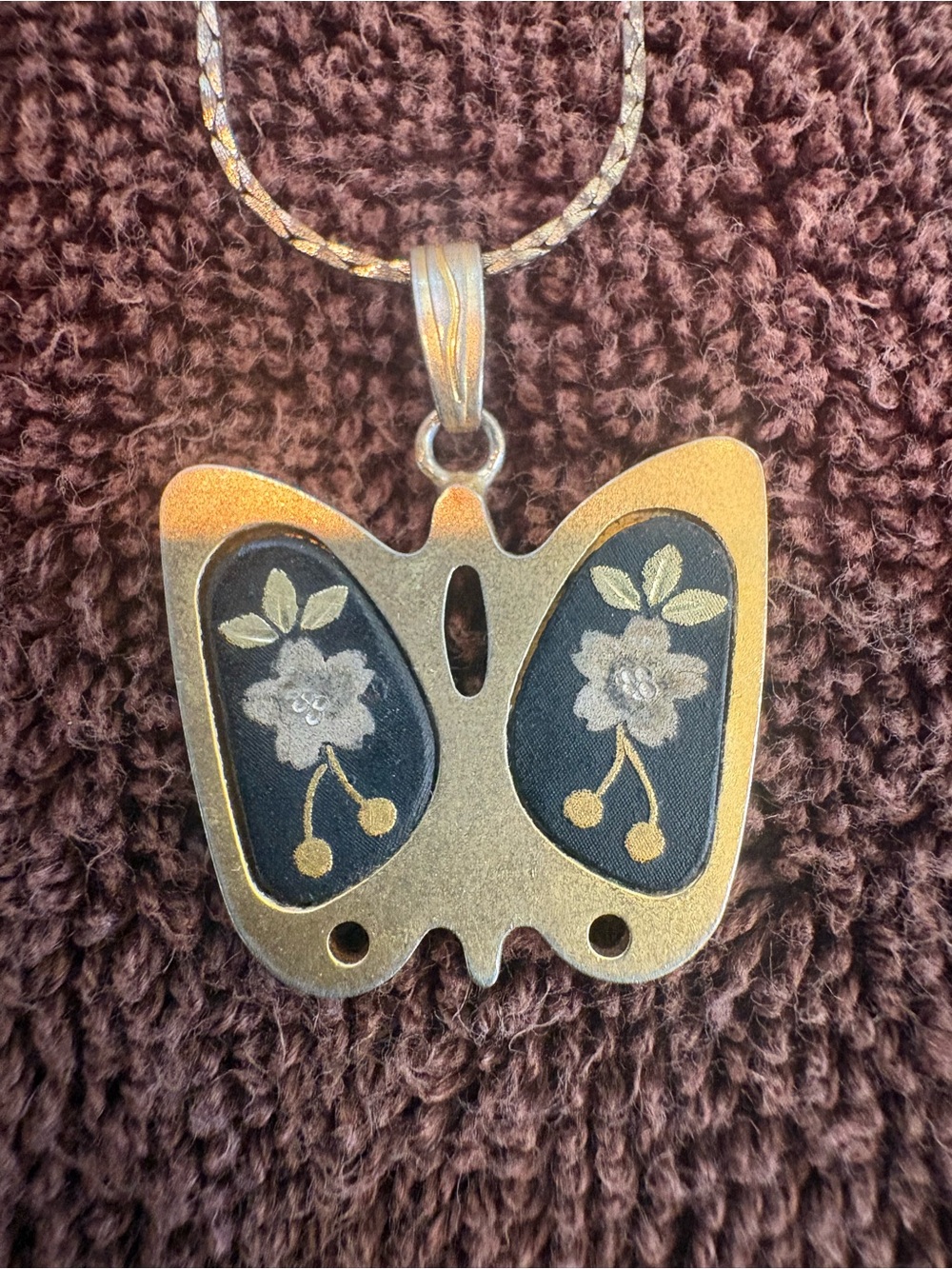 Vintage Japanese Butterfly 
Inlaid Pendant Necklace in Gold and Black